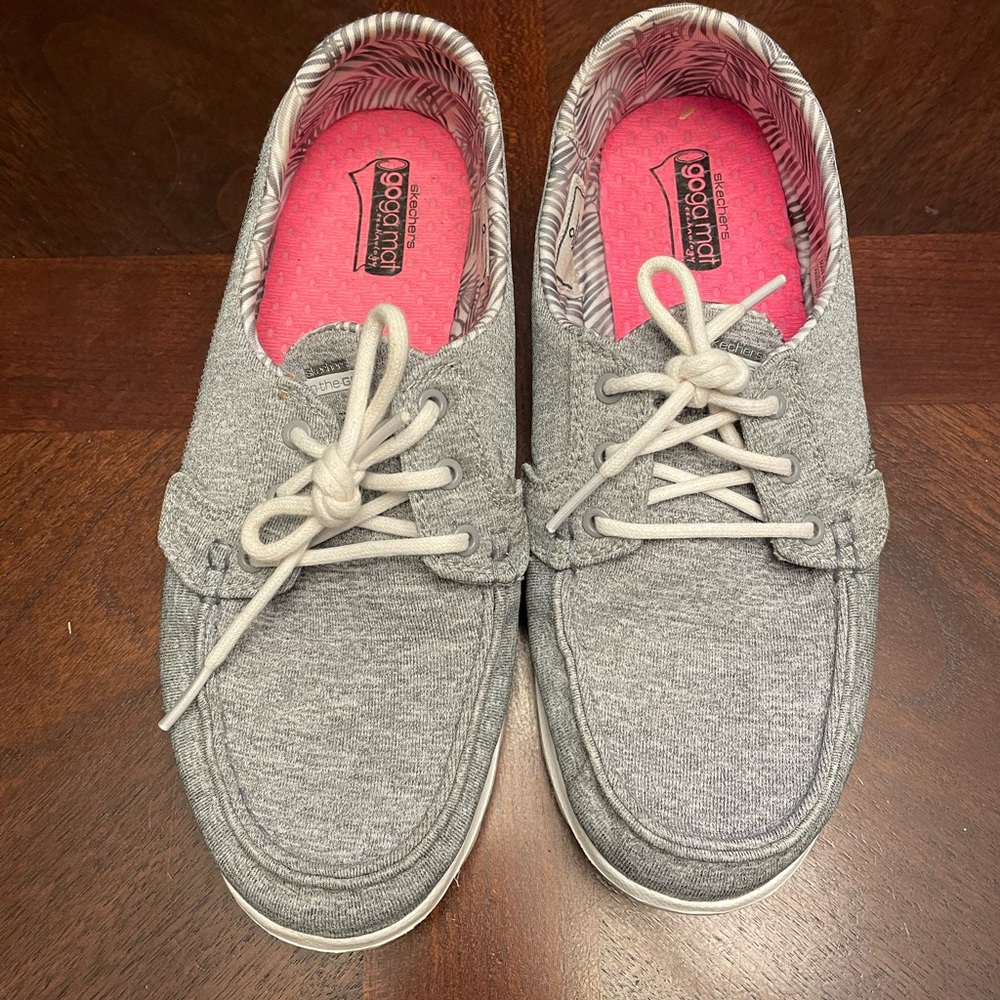 Skechers